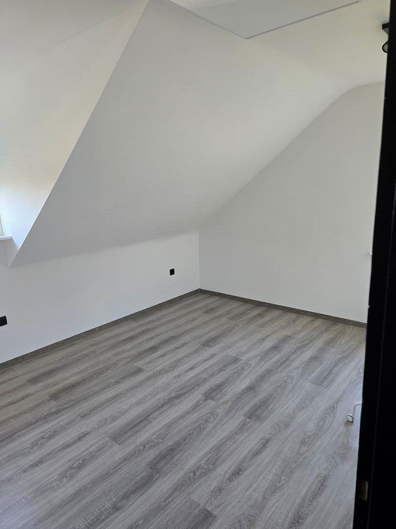 Pronájem bytu 2+1 50 m², Düsseldorfer Straße 120, Ratingen, Severní Porýní-Vestfálsko Pronájem bytu 2+1 50 m², Düsseldorfer Straße 120, Ratingen, Severní Porýní-Vestfálsko
