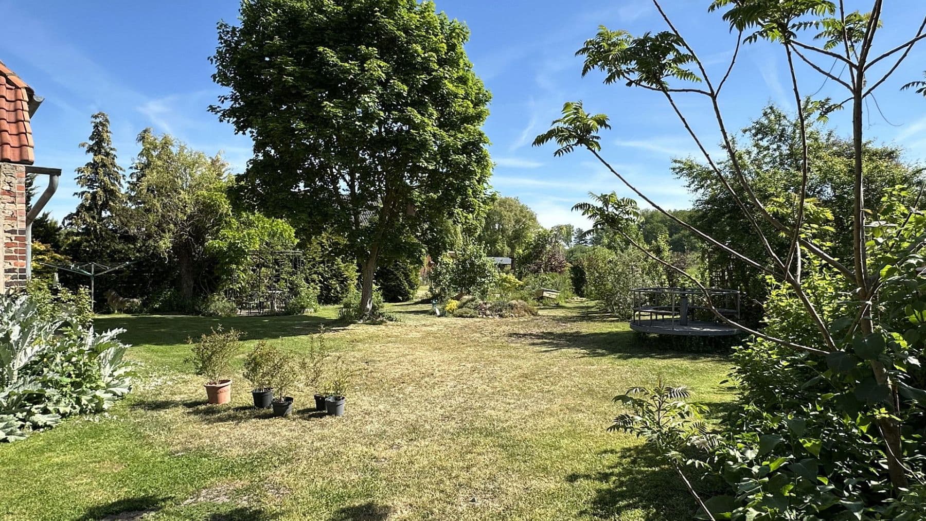 Prodej domu 200 m², pozemek 1.500 m², Rötgesbüttel, Dolní Sasko Prodej domu 200 m², pozemek 1.500 m², Rötgesbüttel, Dolní Sasko