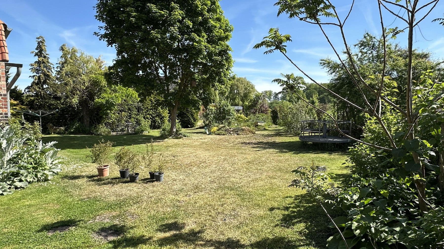 Prodej domu 200 m², pozemek 1.500 m², Rötgesbüttel, Dolní Sasko Prodej domu 200 m², pozemek 1.500 m², Rötgesbüttel, Dolní Sasko