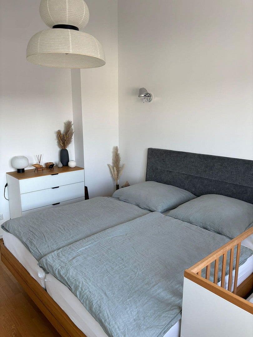 Pronájem bytu 3+1 86 m², Neusatzer Straße 5, München, Bavorsko Pronájem bytu 3+1 86 m², Neusatzer Straße 5, München, Bavorsko