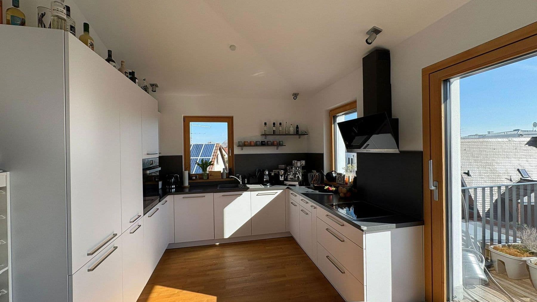 Pronájem bytu 3+1 86 m², Neusatzer Straße 5, München, Bavorsko Pronájem bytu 3+1 86 m², Neusatzer Straße 5, München, Bavorsko