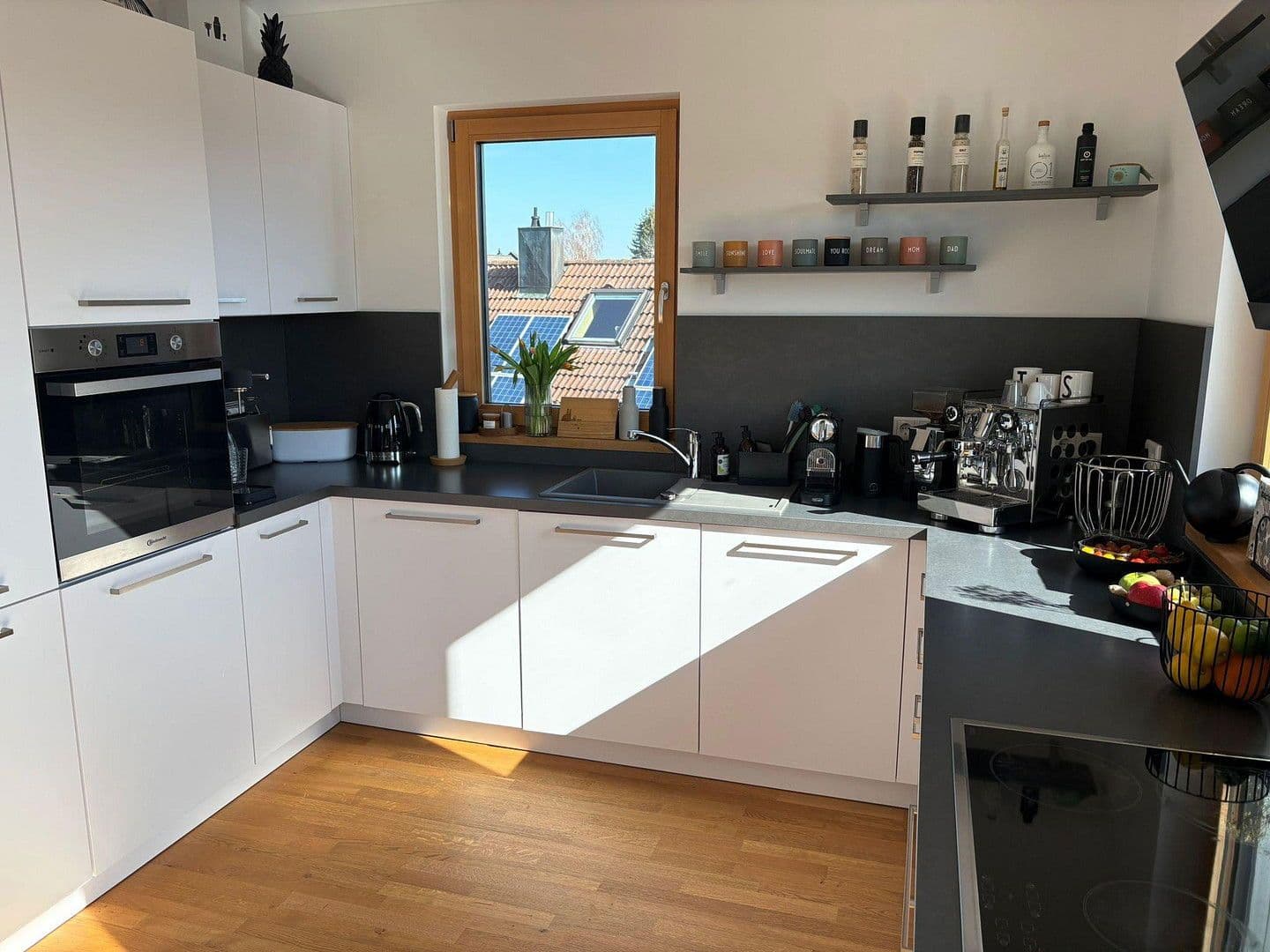 Pronájem bytu 3+1 86 m², Neusatzer Straße 5, München, Bavorsko Pronájem bytu 3+1 86 m², Neusatzer Straße 5, München, Bavorsko