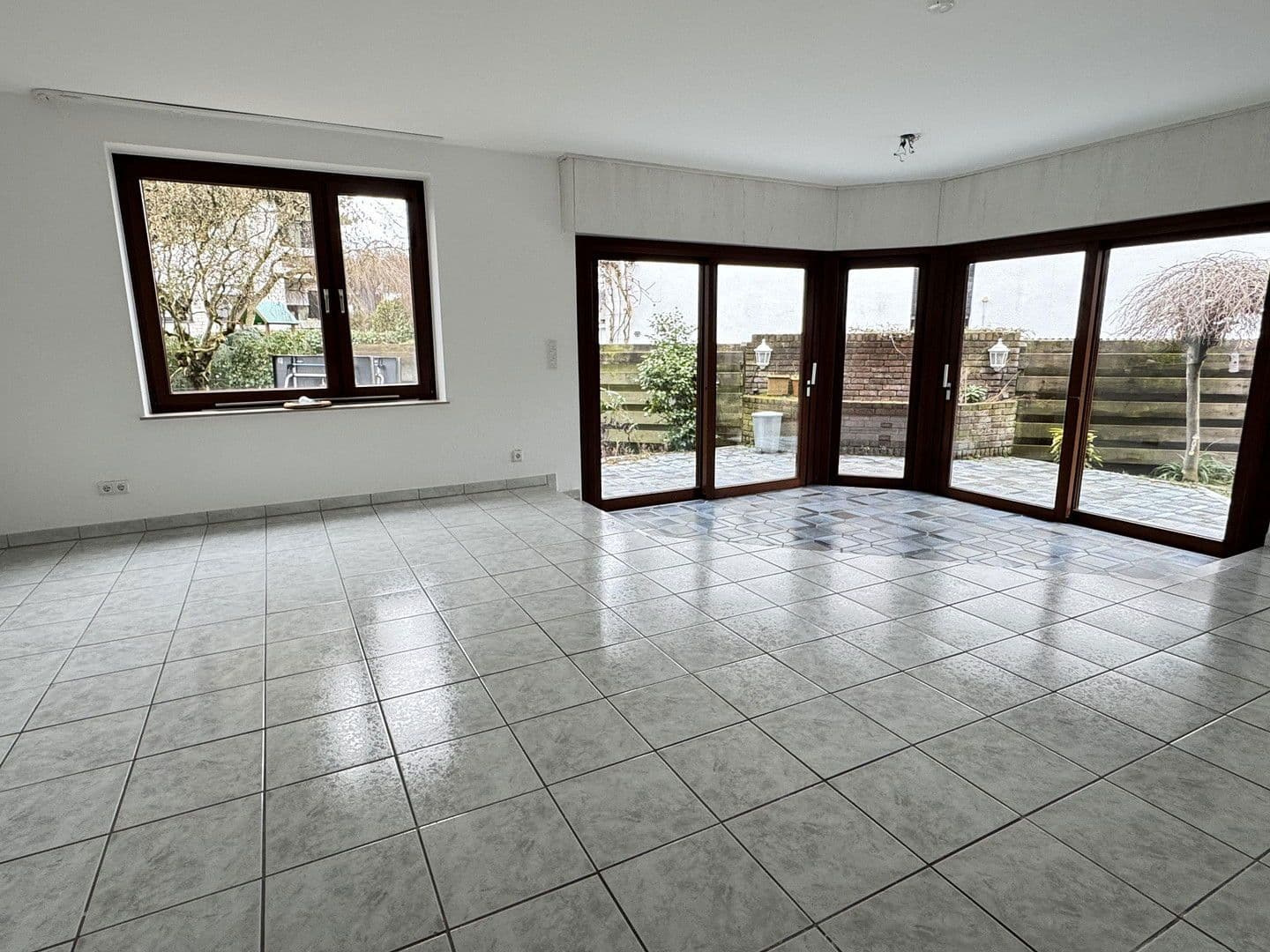 Pronájem bytu 4+1 109 m², Drosselweg 47, Bergisch Gladbach, Severní Porýní-Vestfálsko Pronájem bytu 4+1 109 m², Drosselweg 47, Bergisch Gladbach, Severní Porýní-Vestfálsko