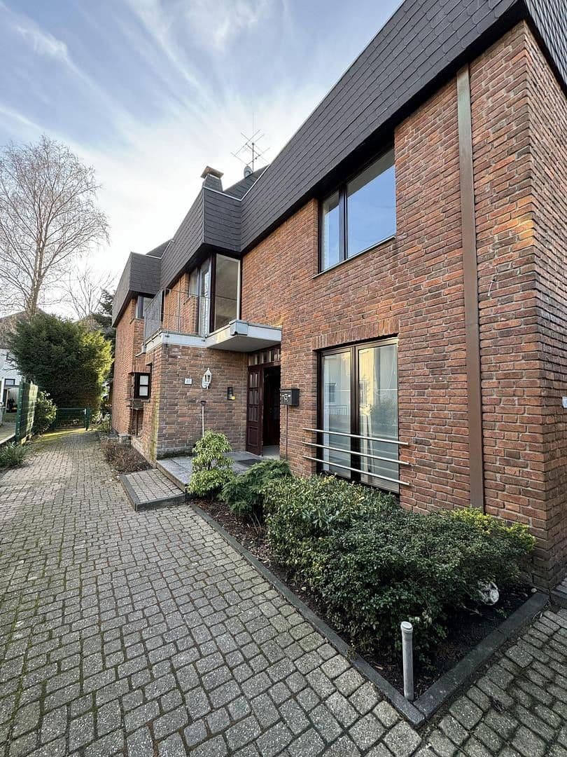 Pronájem bytu 4+1 109 m², Drosselweg 47, Bergisch Gladbach, Severní Porýní-Vestfálsko Pronájem bytu 4+1 109 m², Drosselweg 47, Bergisch Gladbach, Severní Porýní-Vestfálsko