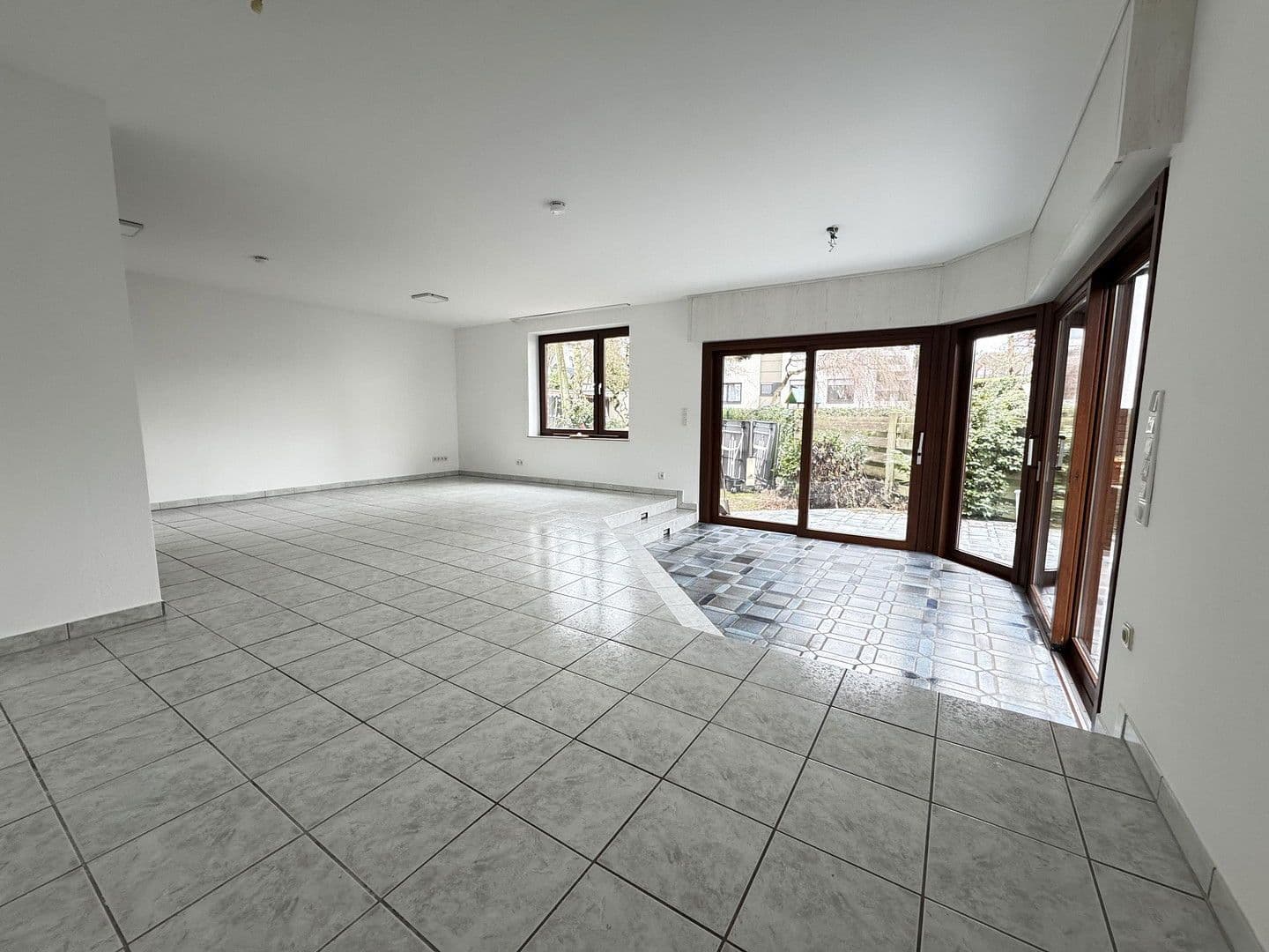 Pronájem bytu 4+1 109 m², Drosselweg 47, Bergisch Gladbach, Severní Porýní-Vestfálsko Pronájem bytu 4+1 109 m², Drosselweg 47, Bergisch Gladbach, Severní Porýní-Vestfálsko