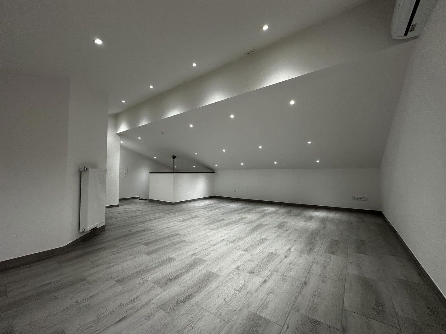 Pronájem bytu 3+1 100 m², Bergmannsweg 76, Baesweiler, Severní Porýní-Vestfálsko Pronájem bytu 3+1 100 m², Bergmannsweg 76, Baesweiler, Severní Porýní-Vestfálsko