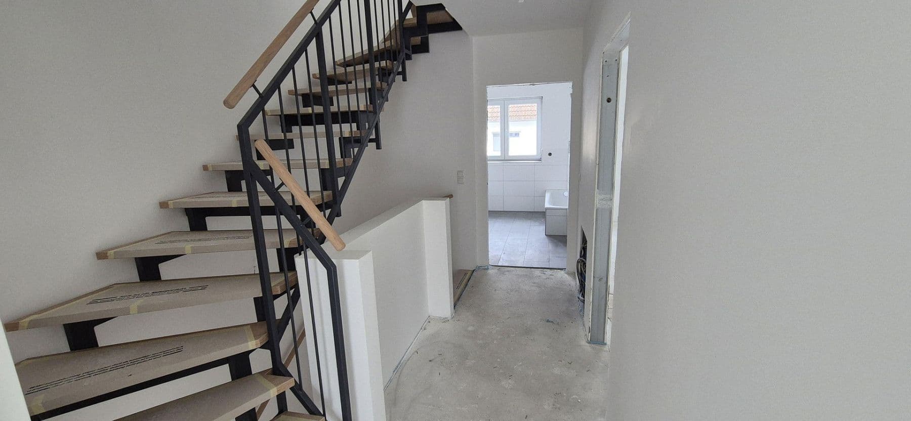 Pronájem domu 140 m², pozemek 100 m², Veckerhagenerstr. 4, Fuldatal, Hessen Pronájem domu 140 m², pozemek 100 m², Veckerhagenerstr. 4, Fuldatal, Hessen