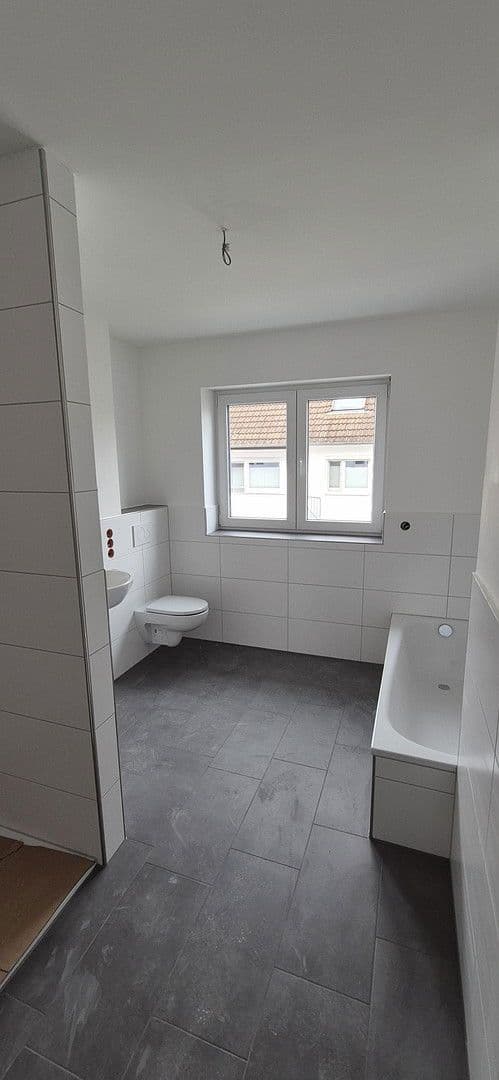 Pronájem domu 140 m², pozemek 100 m², Veckerhagenerstr. 4, Fuldatal, Hessen Pronájem domu 140 m², pozemek 100 m², Veckerhagenerstr. 4, Fuldatal, Hessen