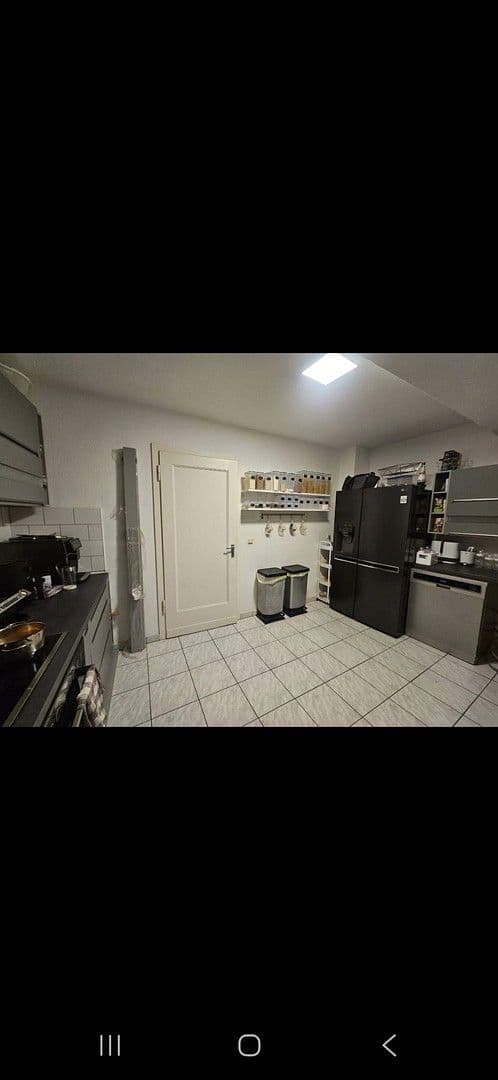 Pronájem bytu 3+1 90 m², Ebertstr. 93, Oberhausen, Severní Porýní-Vestfálsko Pronájem bytu 3+1 90 m², Ebertstr. 93, Oberhausen, Severní Porýní-Vestfálsko