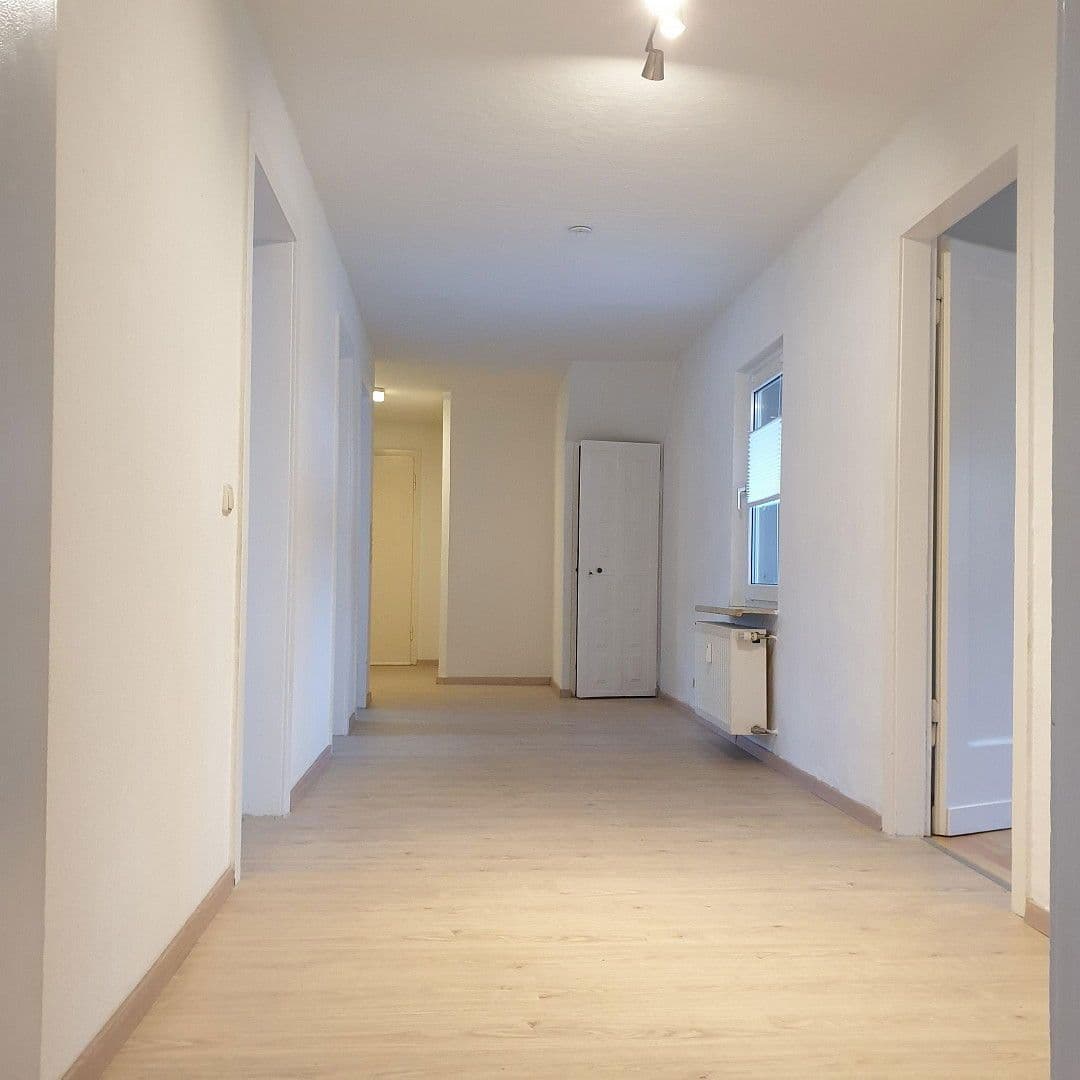 Pronájem bytu 3+1 90 m², Ebertstr. 93, Oberhausen, Severní Porýní-Vestfálsko Pronájem bytu 3+1 90 m², Ebertstr. 93, Oberhausen, Severní Porýní-Vestfálsko