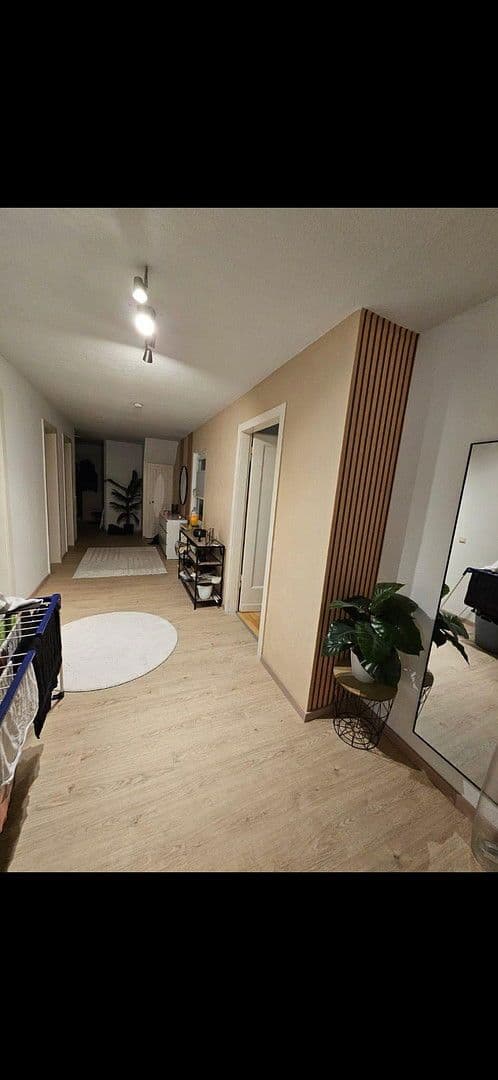 Pronájem bytu 3+1 90 m², Ebertstr. 93, Oberhausen, Severní Porýní-Vestfálsko Pronájem bytu 3+1 90 m², Ebertstr. 93, Oberhausen, Severní Porýní-Vestfálsko
