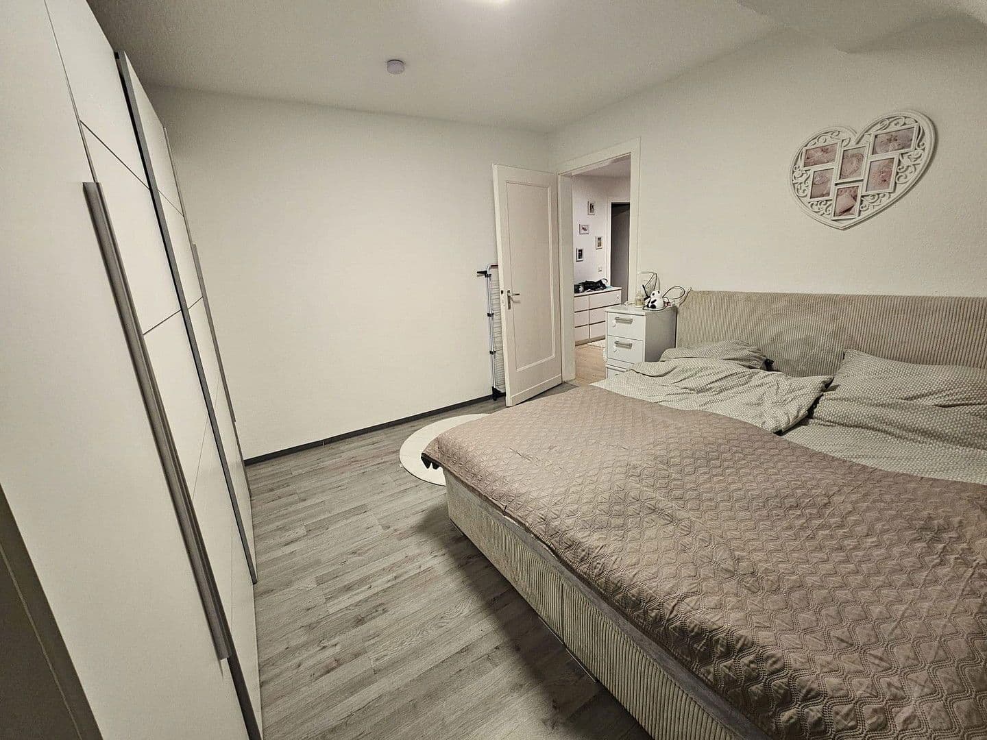 Pronájem bytu 3+1 90 m², Ebertstr. 93, Oberhausen, Severní Porýní-Vestfálsko Pronájem bytu 3+1 90 m², Ebertstr. 93, Oberhausen, Severní Porýní-Vestfálsko