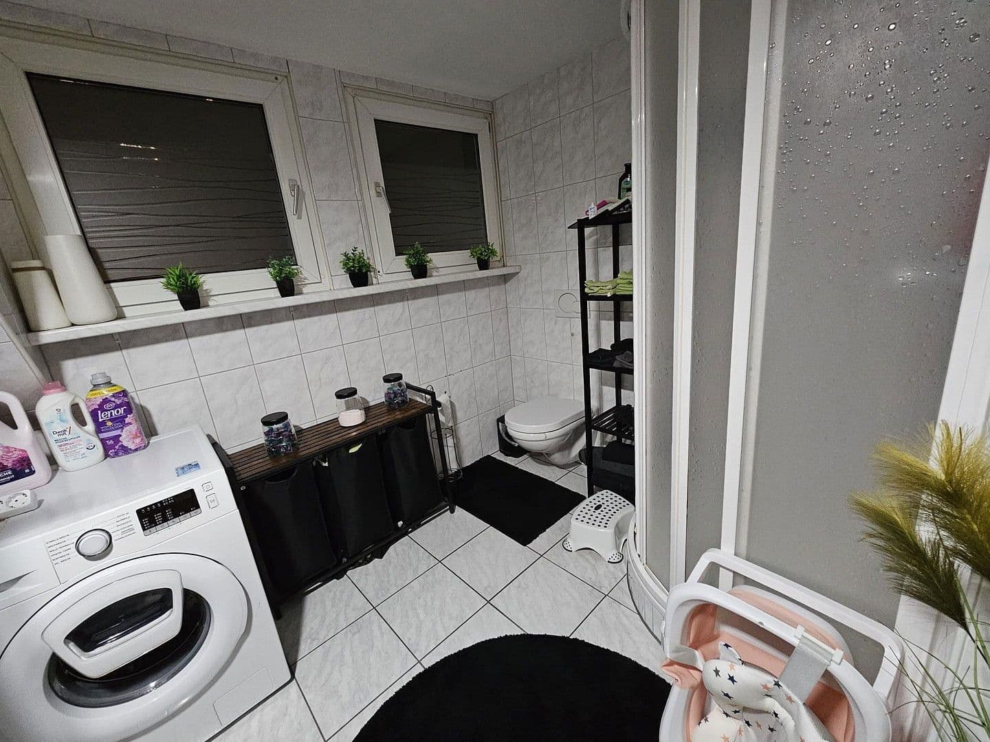 Pronájem bytu 3+1 90 m², Ebertstr. 93, Oberhausen, Severní Porýní-Vestfálsko Pronájem bytu 3+1 90 m², Ebertstr. 93, Oberhausen, Severní Porýní-Vestfálsko