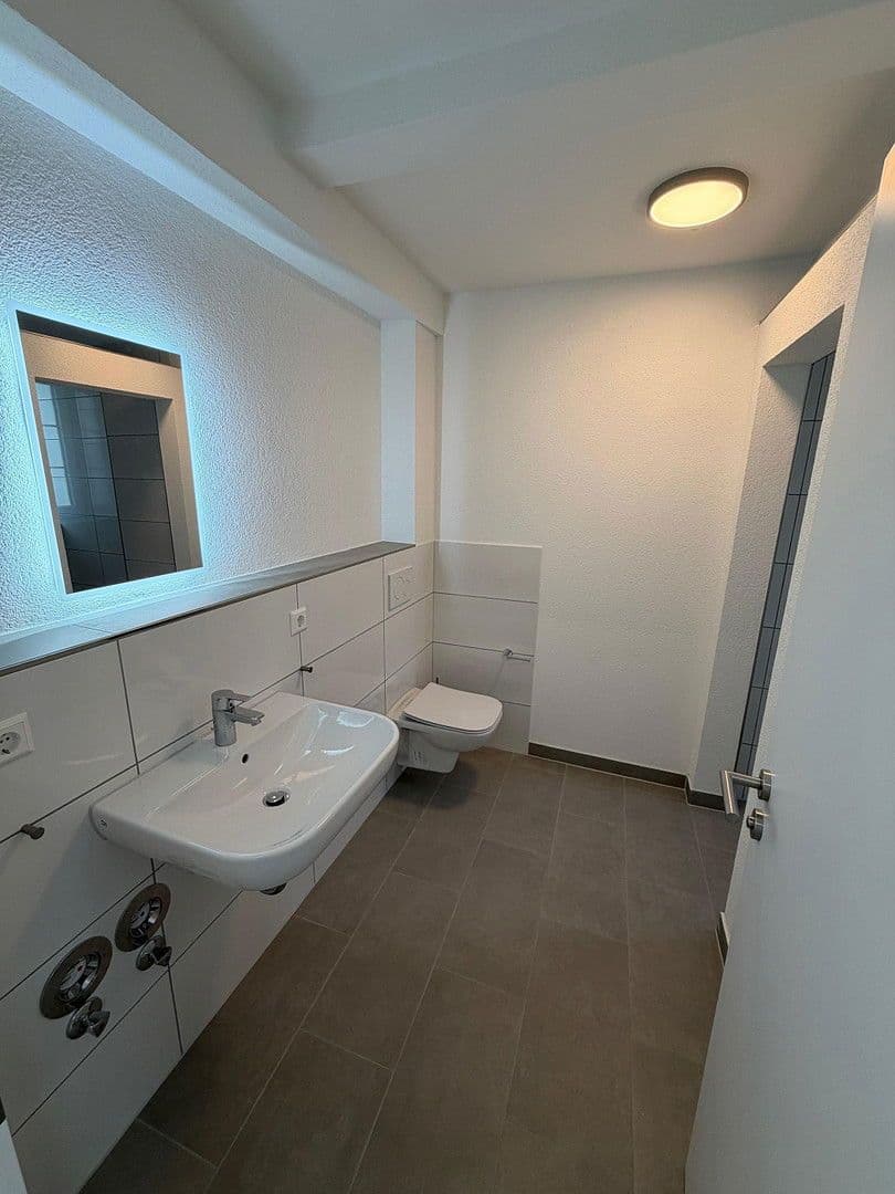 Pronájem kanceláře 125 m², Josefstraße 2A, Donaueschingen, Bádensko-Württembersko Pronájem kanceláře 125 m², Josefstraße 2A, Donaueschingen, Bádensko-Württembersko