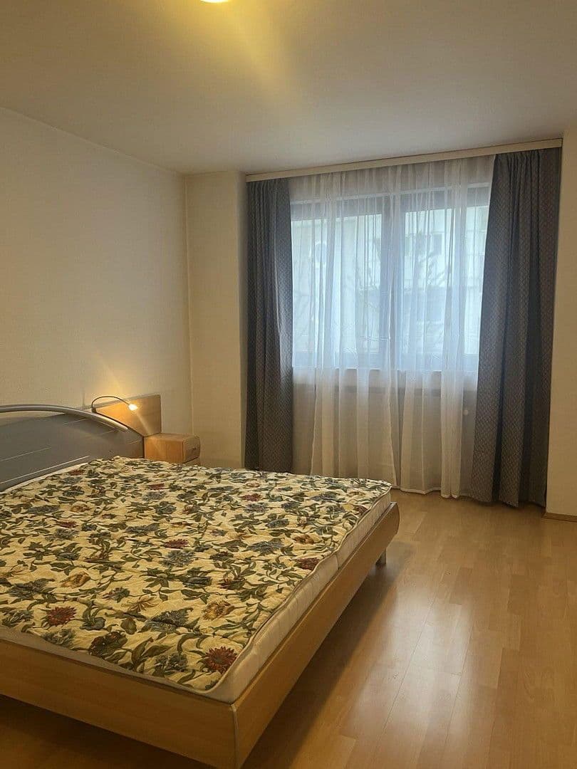 Pronájem bytu 2+1 70 m², Oederweg, FRANKFURT AM MAIN, Hessen Pronájem bytu 2+1 70 m², Oederweg, FRANKFURT AM MAIN, Hessen