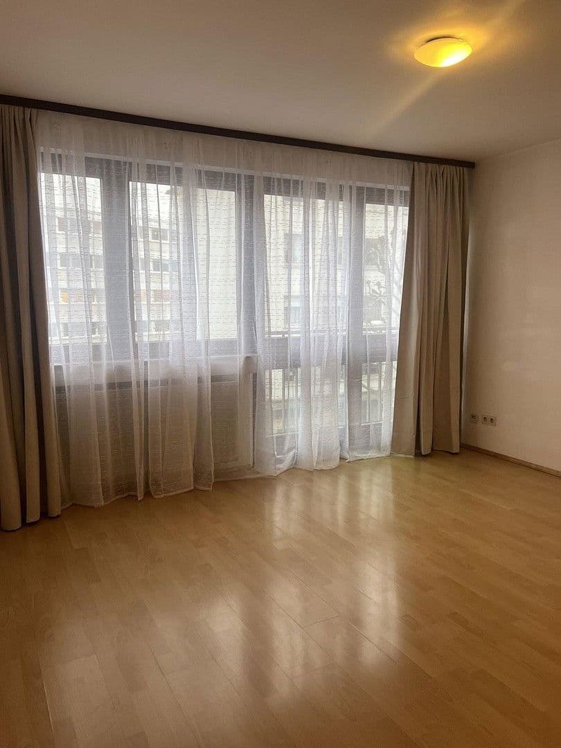 Pronájem bytu 2+1 70 m², Oederweg, FRANKFURT AM MAIN, Hessen Pronájem bytu 2+1 70 m², Oederweg, FRANKFURT AM MAIN, Hessen