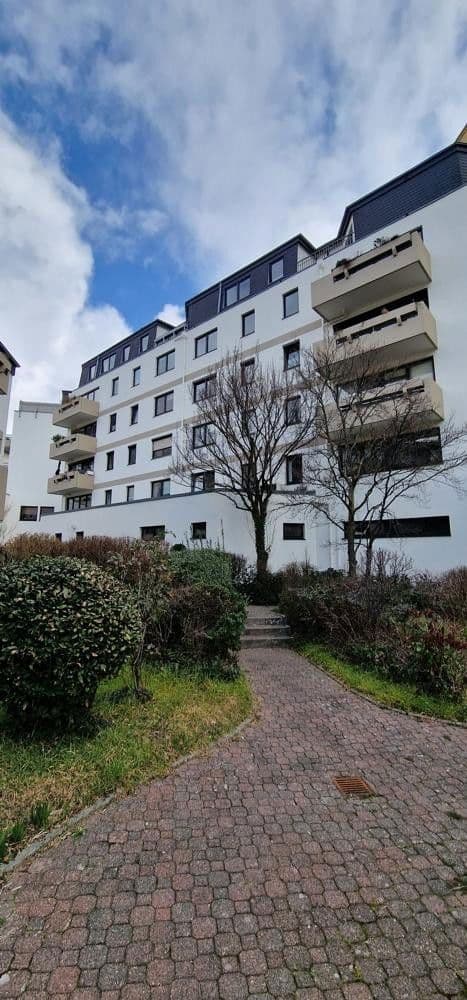 Pronájem bytu 2+1 70 m², Oederweg, FRANKFURT AM MAIN, Hessen Pronájem bytu 2+1 70 m², Oederweg, FRANKFURT AM MAIN, Hessen