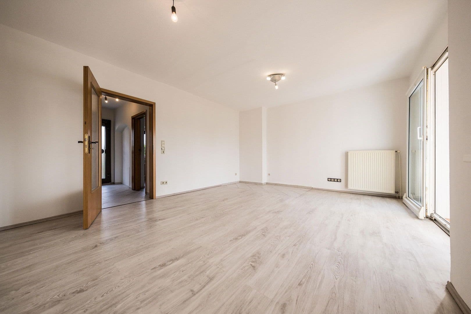 Prodej domu 95 m², pozemek 140 m², Stuhr, Dolní Sasko Prodej domu 95 m², pozemek 140 m², Stuhr, Dolní Sasko