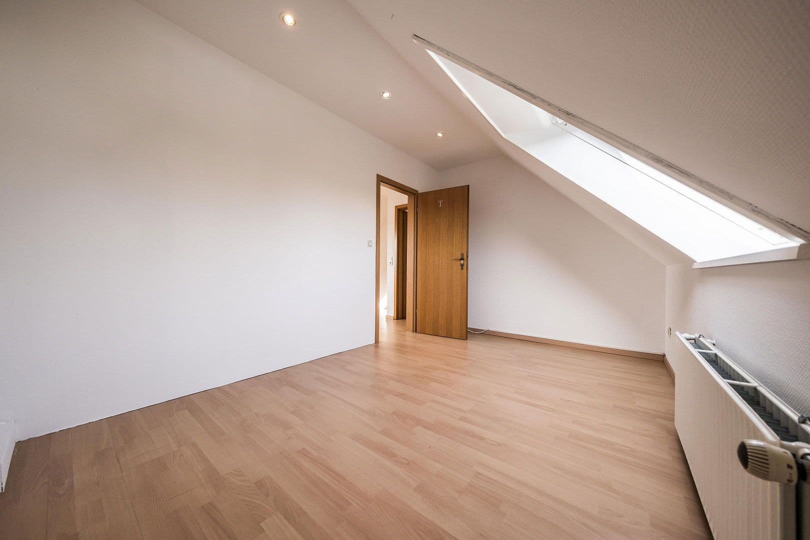 Prodej domu 95 m², pozemek 140 m², Stuhr, Dolní Sasko Prodej domu 95 m², pozemek 140 m², Stuhr, Dolní Sasko