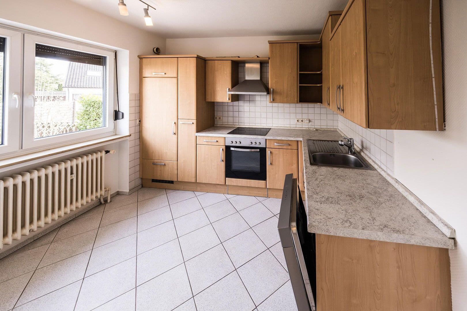 Prodej domu 95 m², pozemek 140 m², Stuhr, Dolní Sasko Prodej domu 95 m², pozemek 140 m², Stuhr, Dolní Sasko