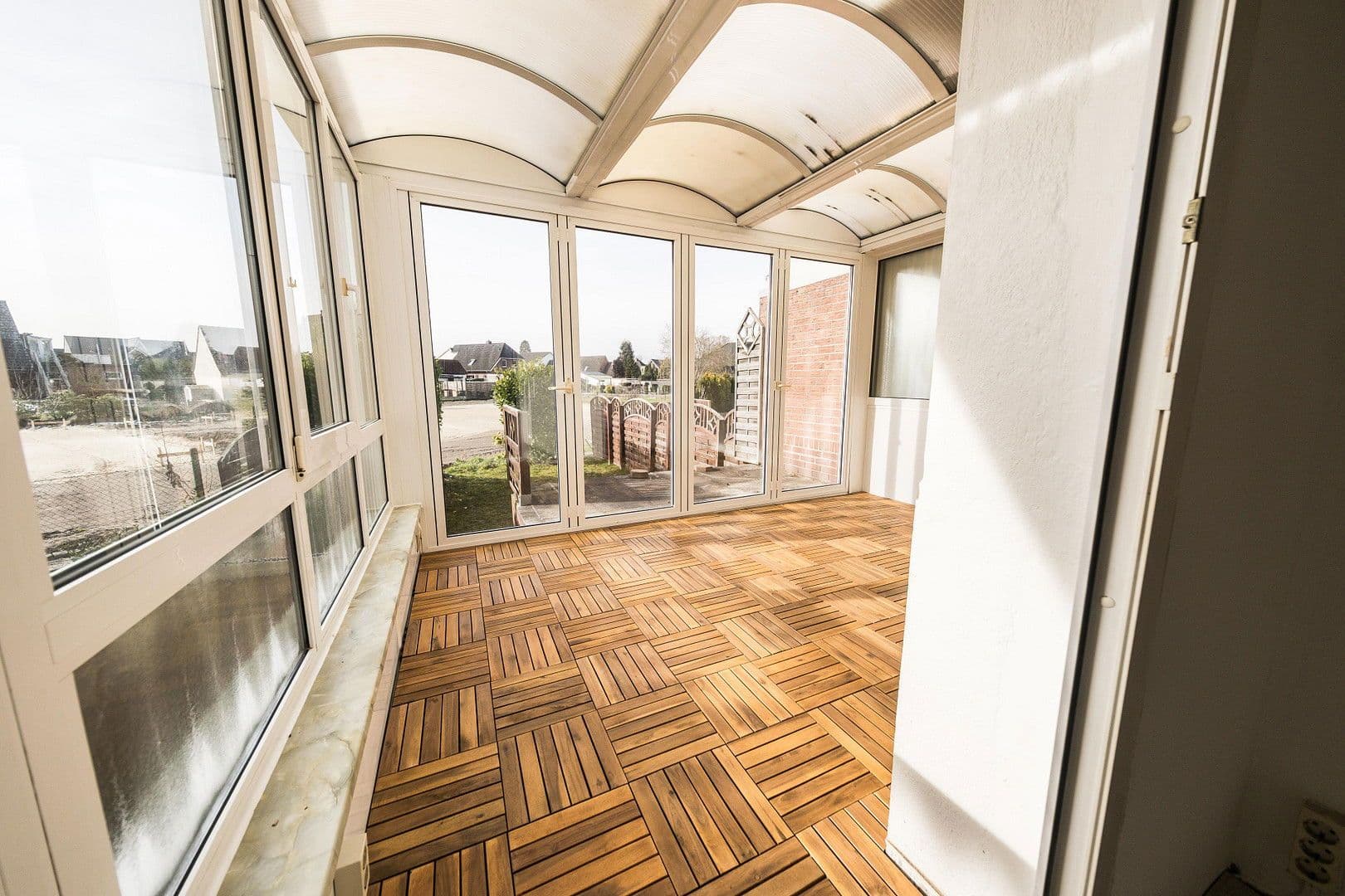 Prodej domu 95 m², pozemek 140 m², Stuhr, Dolní Sasko Prodej domu 95 m², pozemek 140 m², Stuhr, Dolní Sasko