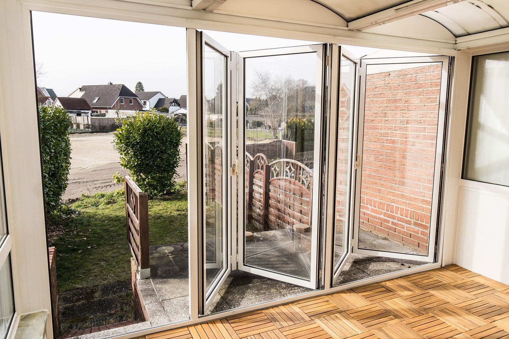 Prodej domu 95 m², pozemek 140 m², Stuhr, Dolní Sasko Prodej domu 95 m², pozemek 140 m², Stuhr, Dolní Sasko