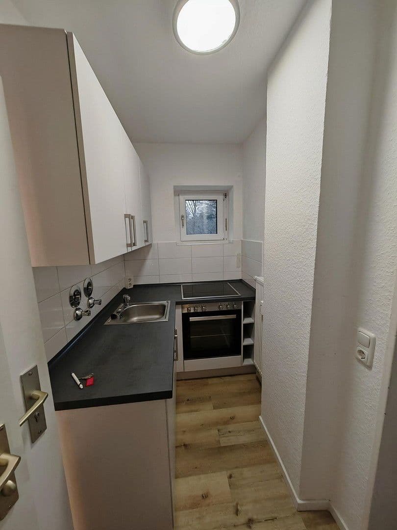 Pronájem bytu 1+1 33 m², Lettigkautweg 39, Frankfurt, Hessen Pronájem bytu 1+1 33 m², Lettigkautweg 39, Frankfurt, Hessen