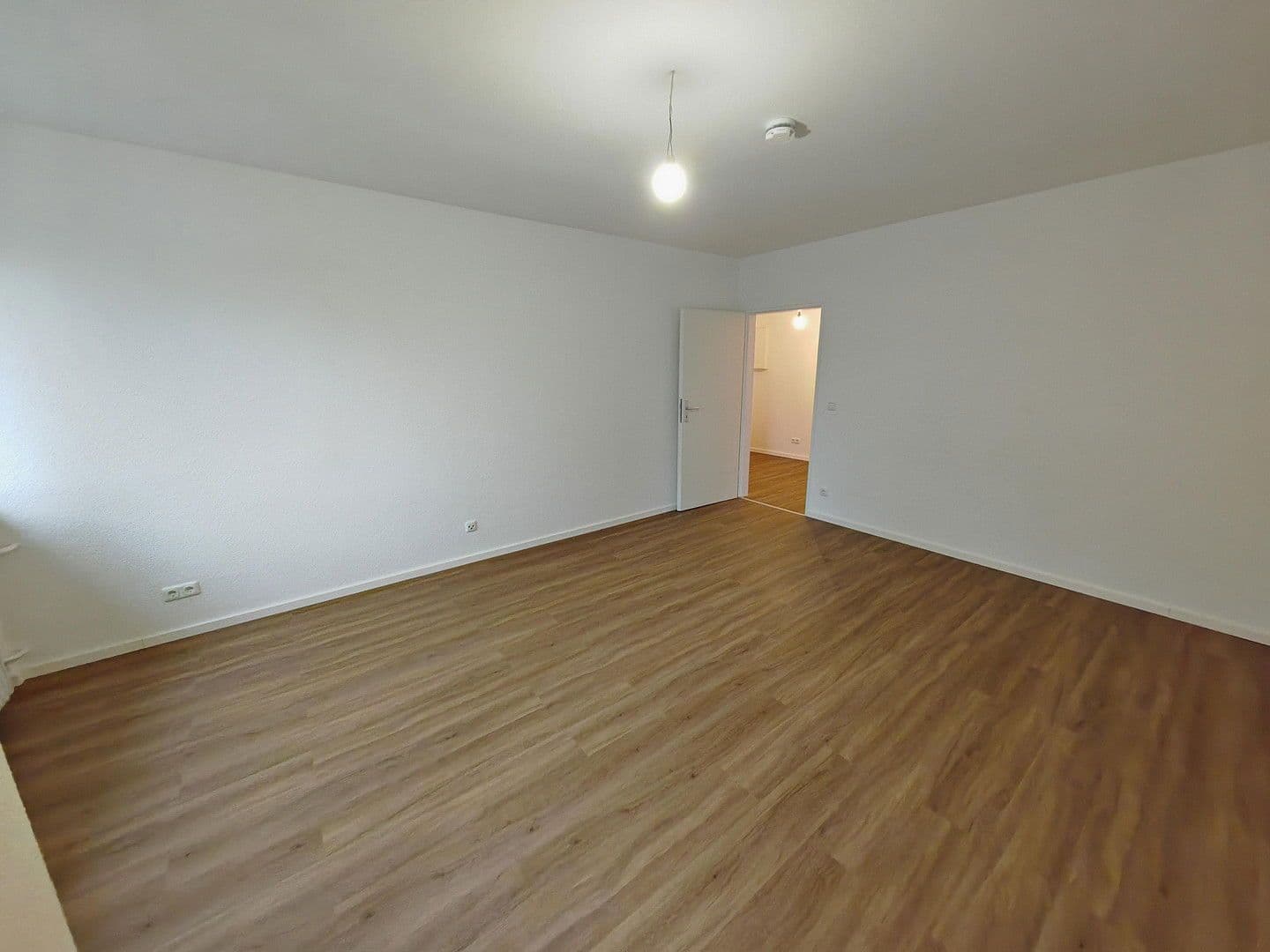 Pronájem bytu 2+1 55 m², Wendelsweg 107, Frankfurt, Hessen Pronájem bytu 2+1 55 m², Wendelsweg 107, Frankfurt, Hessen