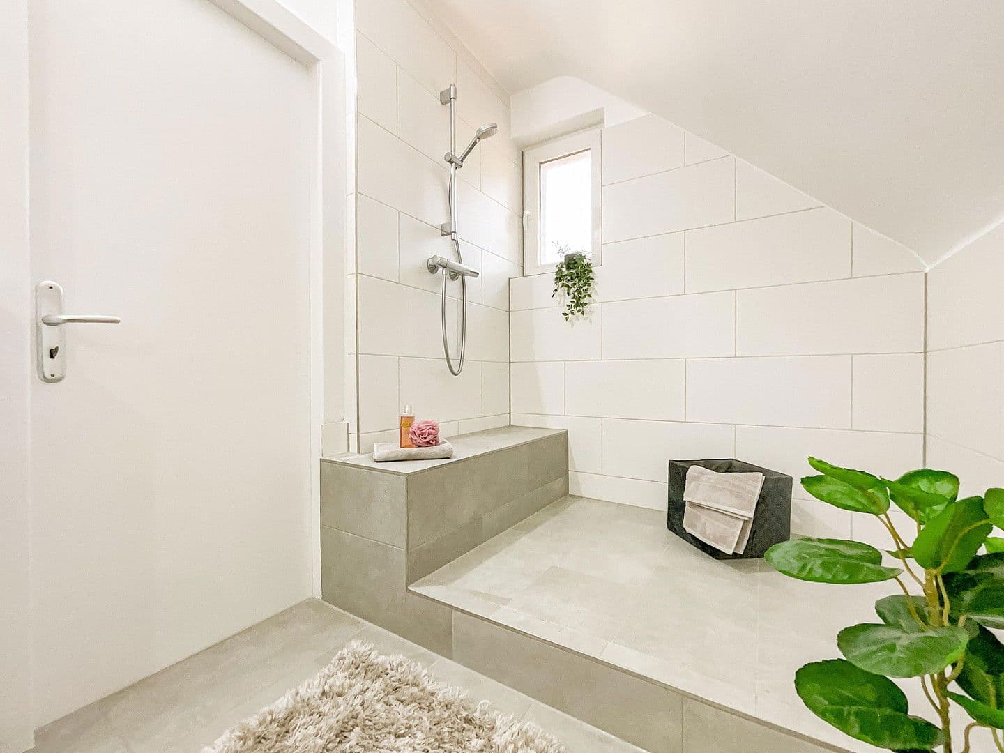 Prodej domu 144 m², pozemek 468 m², Hamburg, Hamburg Prodej domu 144 m², pozemek 468 m², Hamburg, Hamburg