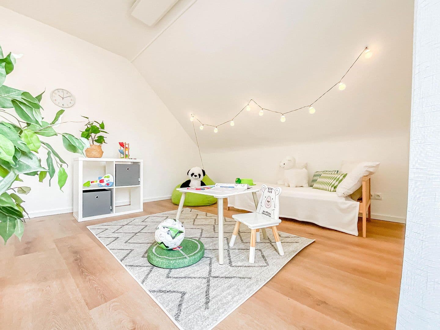 Prodej domu 144 m², pozemek 468 m², Hamburg, Hamburg Prodej domu 144 m², pozemek 468 m², Hamburg, Hamburg