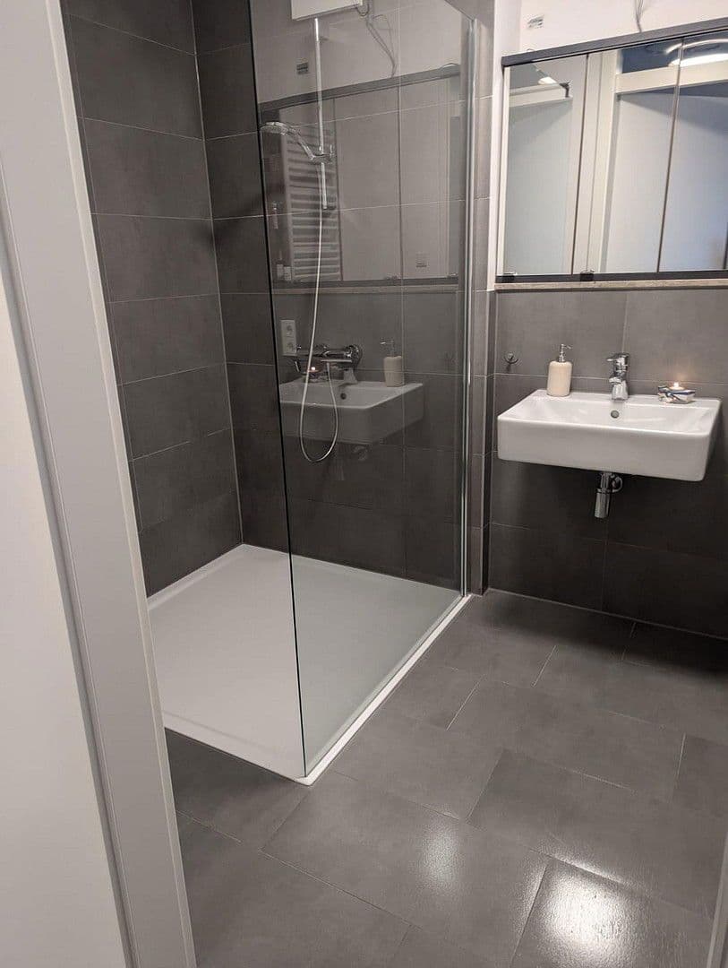 Pronájem bytu 3+1 77 m², Köln, Severní Porýní-Vestfálsko Pronájem bytu 3+1 77 m², Köln, Severní Porýní-Vestfálsko