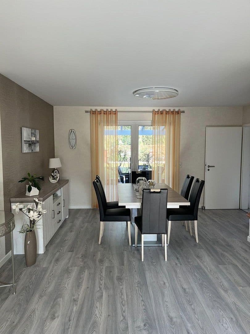 Prodej domu 180 m², pozemek 850 m², Löningen, Dolní Sasko Prodej domu 180 m², pozemek 850 m², Löningen, Dolní Sasko