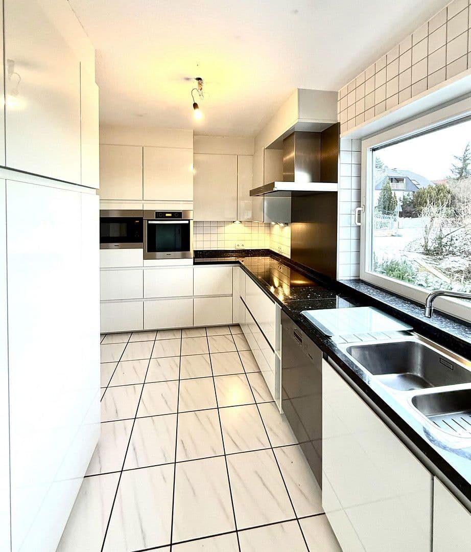 Prodej domu 270 m², pozemek 776 m², Weisenheim am Berg, Porýní-Falc Prodej domu 270 m², pozemek 776 m², Weisenheim am Berg, Porýní-Falc