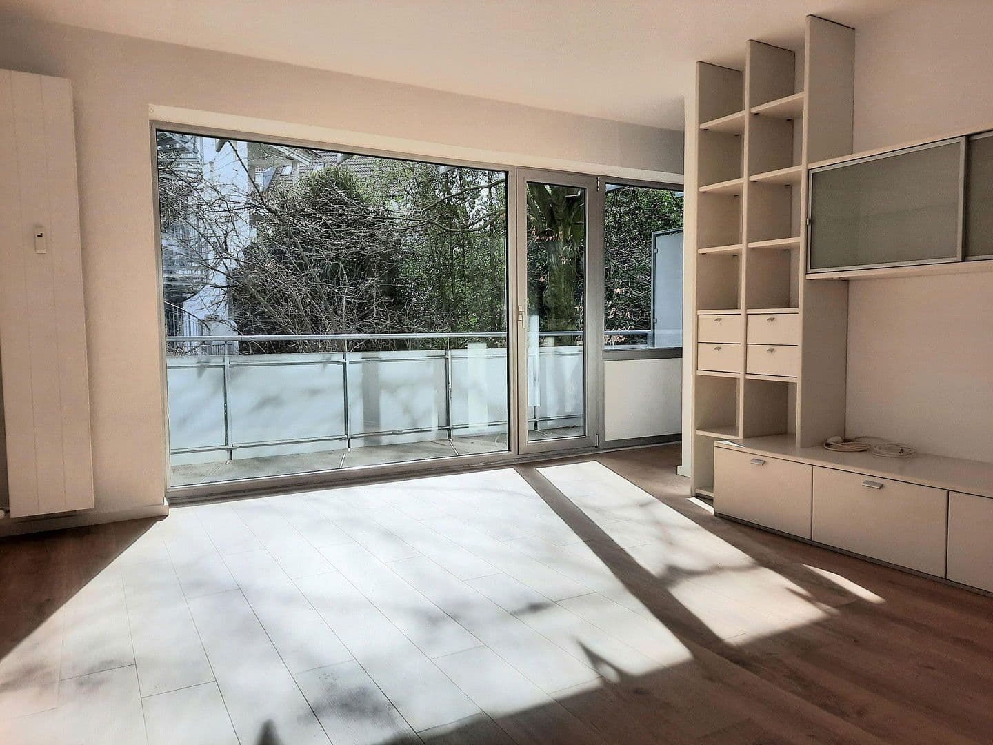 Pronájem bytu 1+1 34 m², Düsseldorf, Severní Porýní-Vestfálsko Pronájem bytu 1+1 34 m², Düsseldorf, Severní Porýní-Vestfálsko