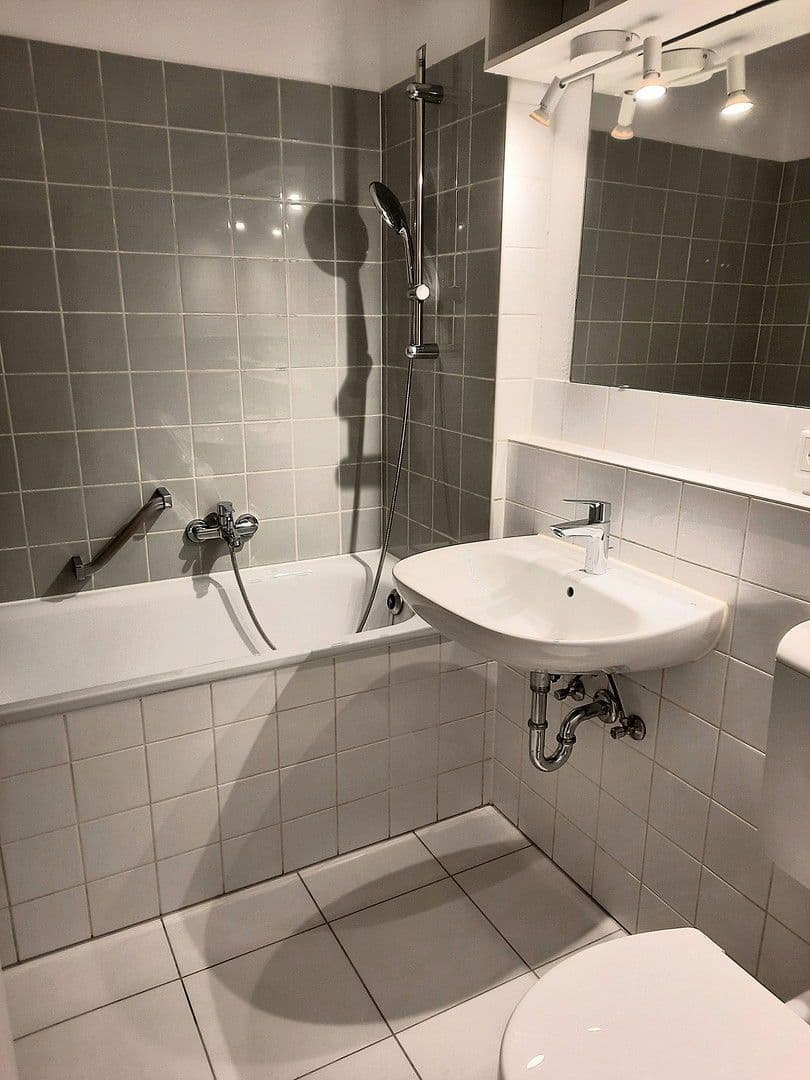 Pronájem bytu 1+1 34 m², Düsseldorf, Severní Porýní-Vestfálsko Pronájem bytu 1+1 34 m², Düsseldorf, Severní Porýní-Vestfálsko