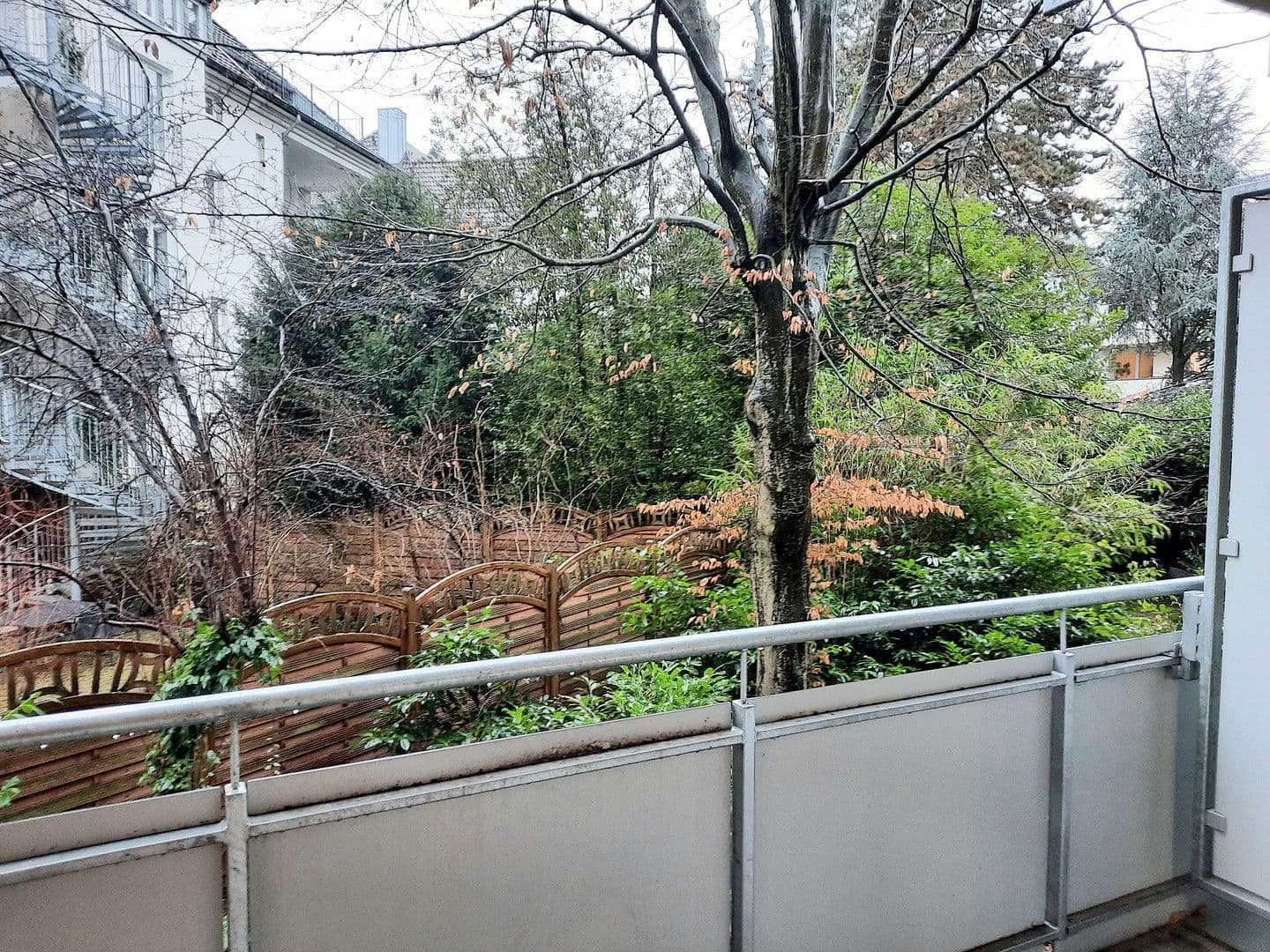 Pronájem bytu 1+1 34 m², Düsseldorf, Severní Porýní-Vestfálsko Pronájem bytu 1+1 34 m², Düsseldorf, Severní Porýní-Vestfálsko