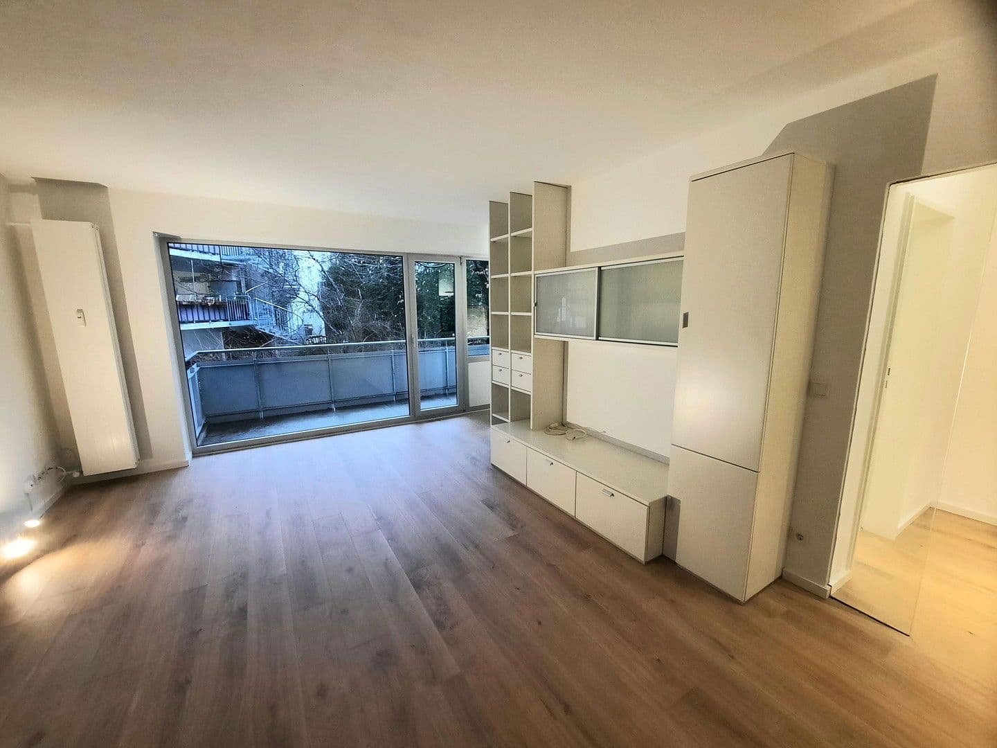 Pronájem bytu 1+1 34 m², Düsseldorf, Severní Porýní-Vestfálsko Pronájem bytu 1+1 34 m², Düsseldorf, Severní Porýní-Vestfálsko