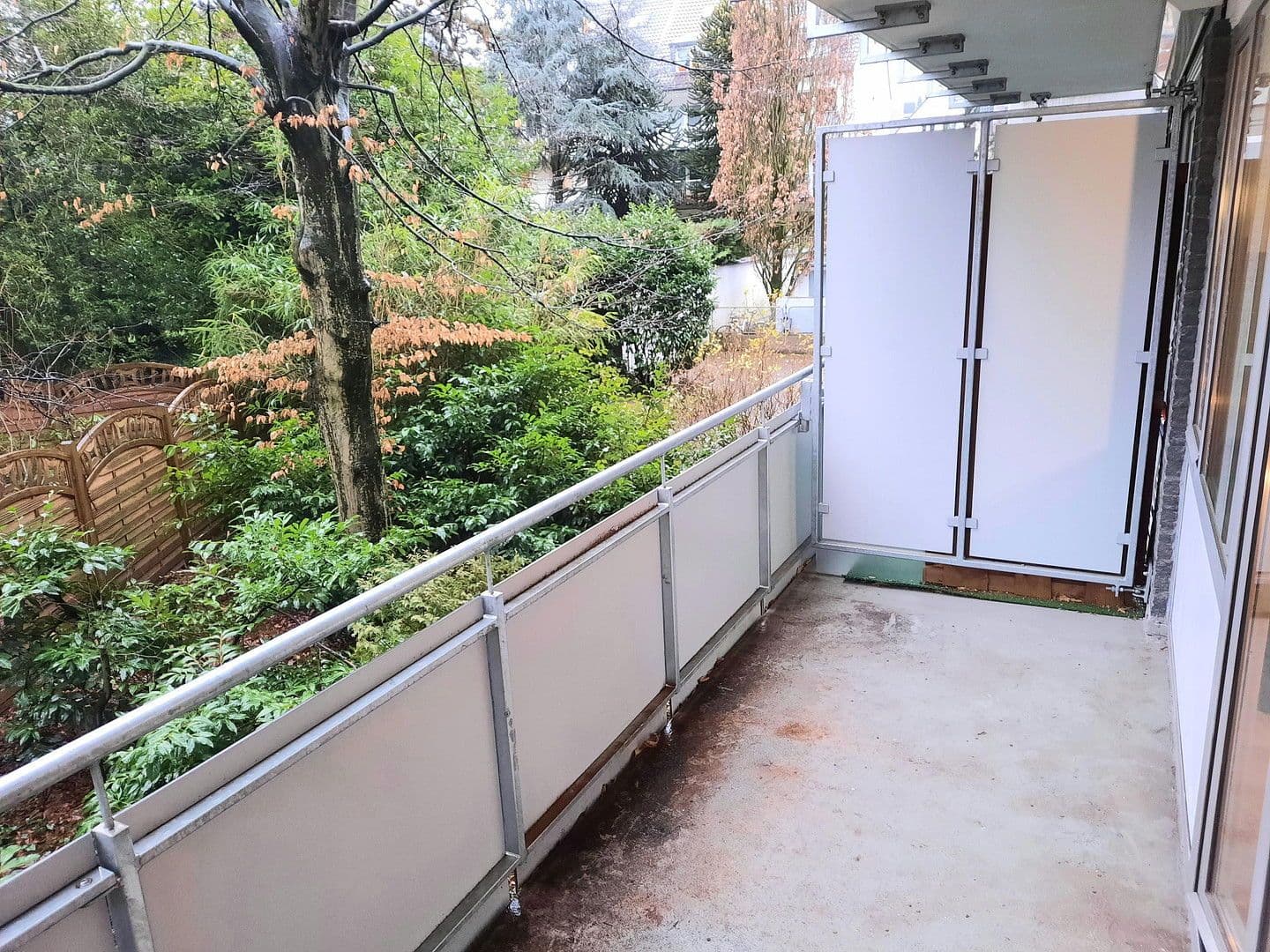 Pronájem bytu 1+1 34 m², Düsseldorf, Severní Porýní-Vestfálsko Pronájem bytu 1+1 34 m², Düsseldorf, Severní Porýní-Vestfálsko