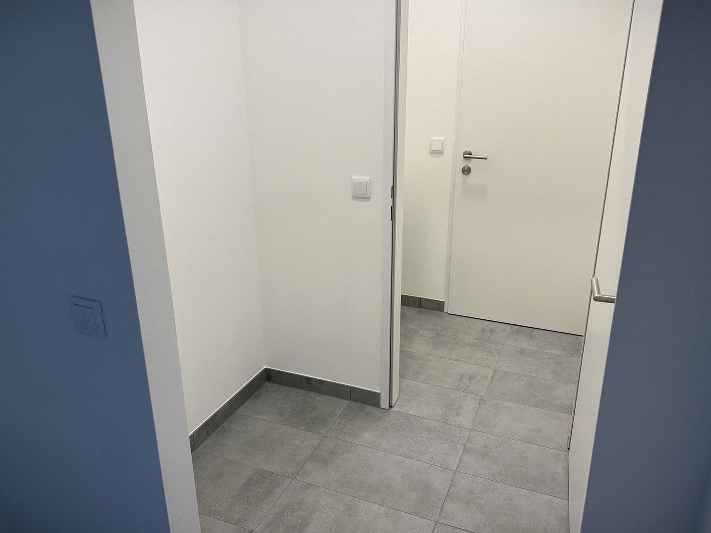 Pronájem nebytového prostoru 2.082 m², Gewerbepark B17 / II / Straße 3 / Objekt 11, Teesdorf, Dolní Rakousko Pronájem nebytového prostoru 2.082 m², Gewerbepark B17 / II / Straße 3 / Objekt 11, Teesdorf, Dolní Rakousko