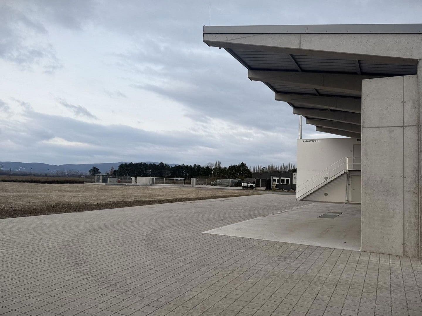 Pronájem nebytového prostoru 2.082 m², Gewerbepark B17 / II / Straße 3 / Objekt 11, Teesdorf, Dolní Rakousko Pronájem nebytového prostoru 2.082 m², Gewerbepark B17 / II / Straße 3 / Objekt 11, Teesdorf, Dolní Rakousko