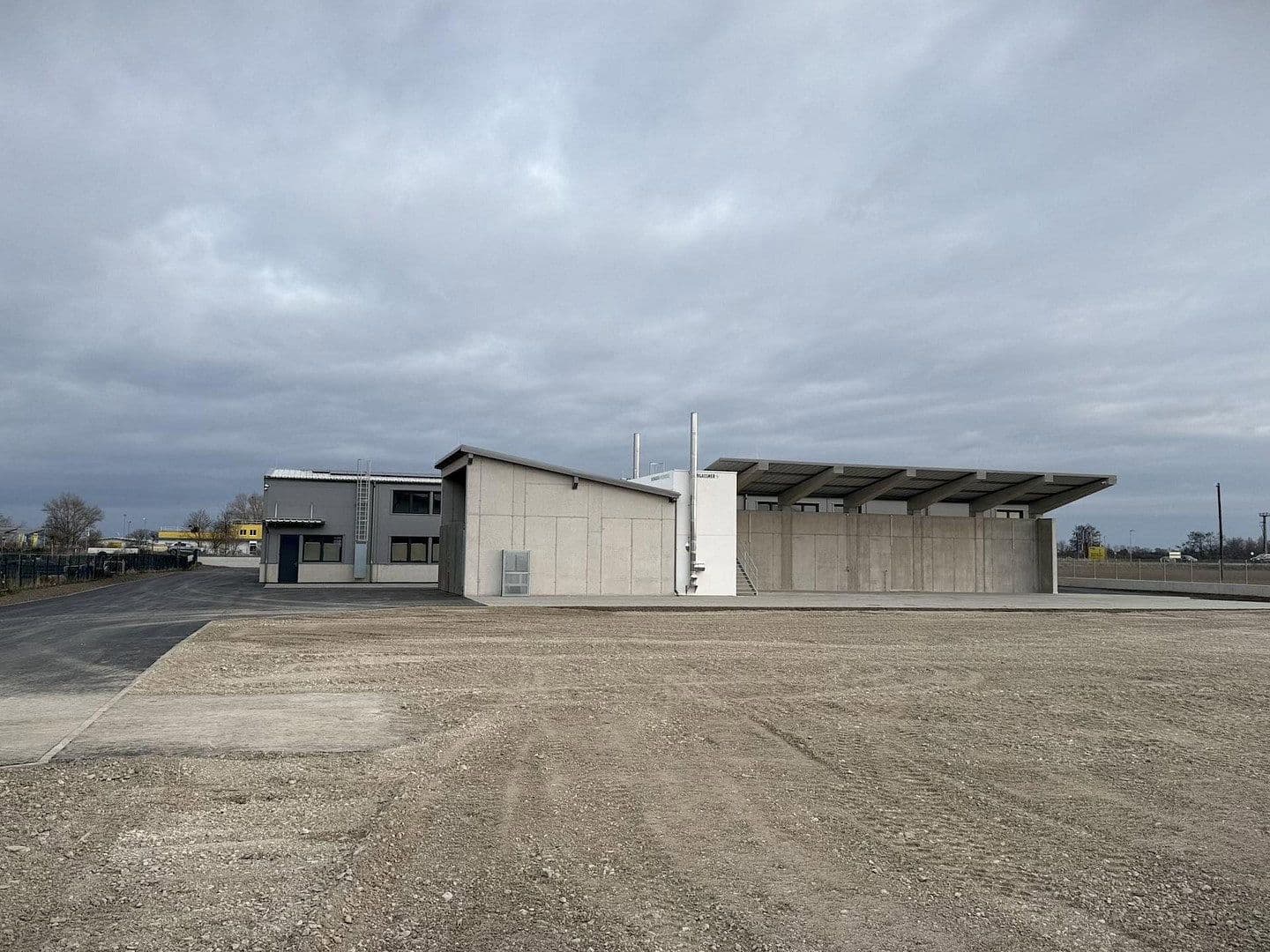 Pronájem nebytového prostoru 2.082 m², Gewerbepark B17 / II / Straße 3 / Objekt 11, Teesdorf, Dolní Rakousko Pronájem nebytového prostoru 2.082 m², Gewerbepark B17 / II / Straße 3 / Objekt 11, Teesdorf, Dolní Rakousko