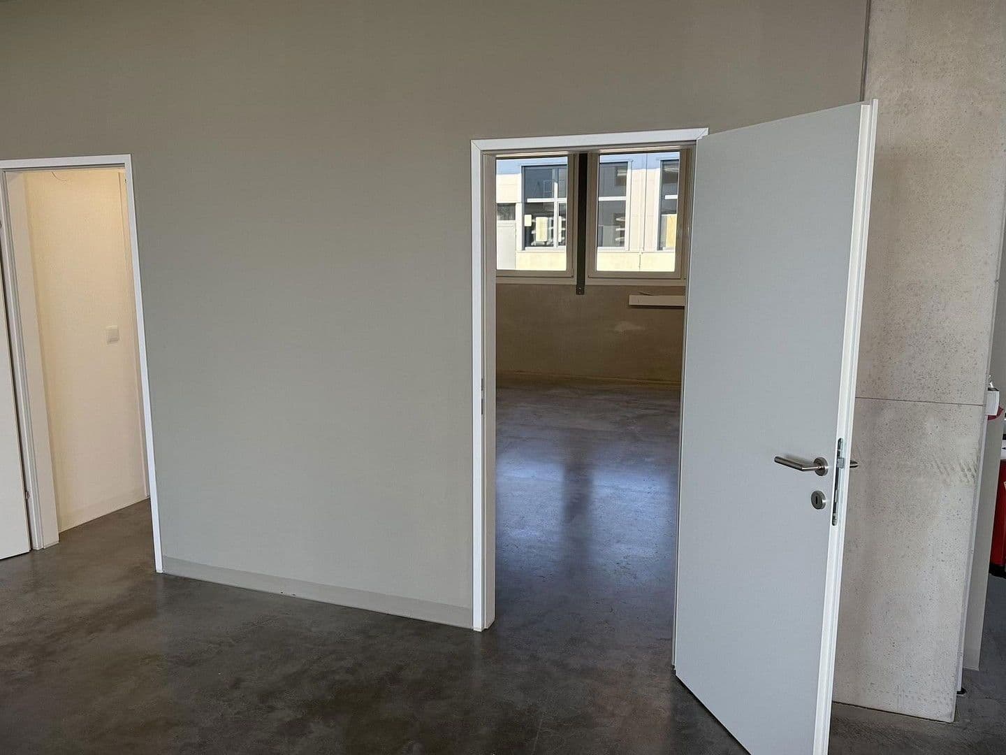 Pronájem nebytového prostoru 2.082 m², Gewerbepark B17 / II / Straße 3 / Objekt 11, Teesdorf, Dolní Rakousko Pronájem nebytového prostoru 2.082 m², Gewerbepark B17 / II / Straße 3 / Objekt 11, Teesdorf, Dolní Rakousko