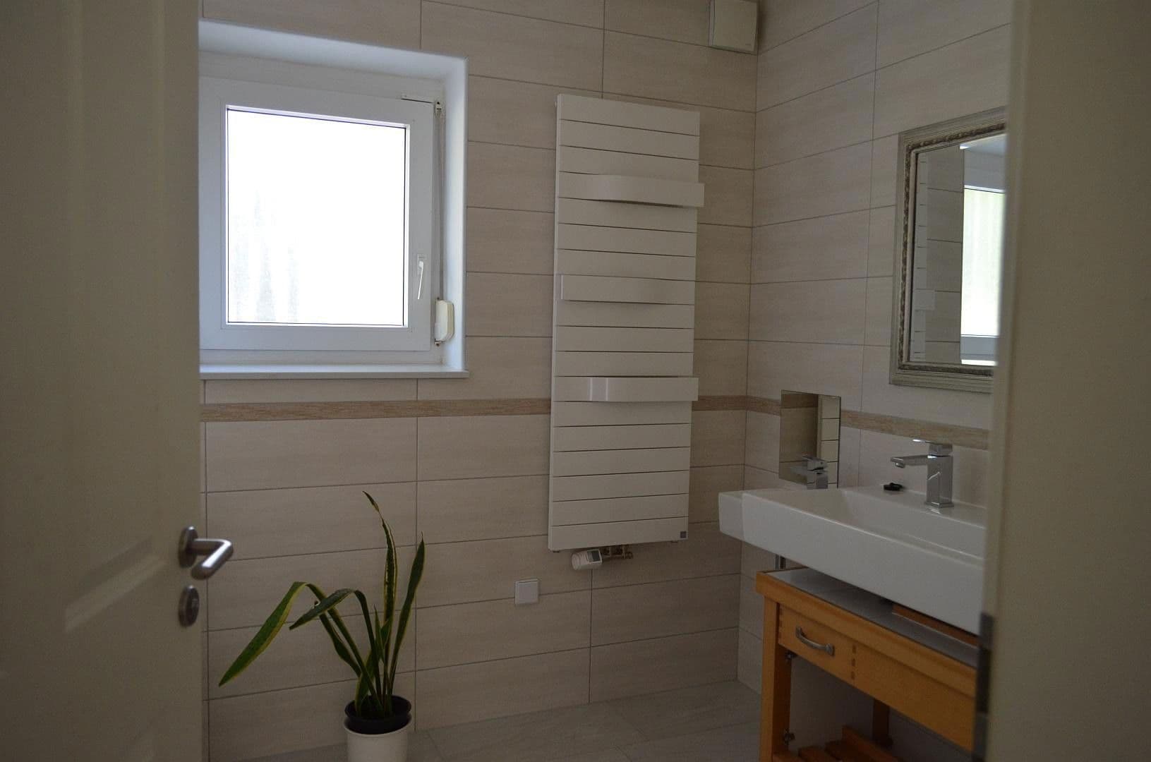 Prodej domu 248 m², pozemek 998 m², Krautgartenweg 3, Neckargemünd, Bádensko-Württembersko Prodej domu 248 m², pozemek 998 m², Krautgartenweg 3, Neckargemünd, Bádensko-Württembersko