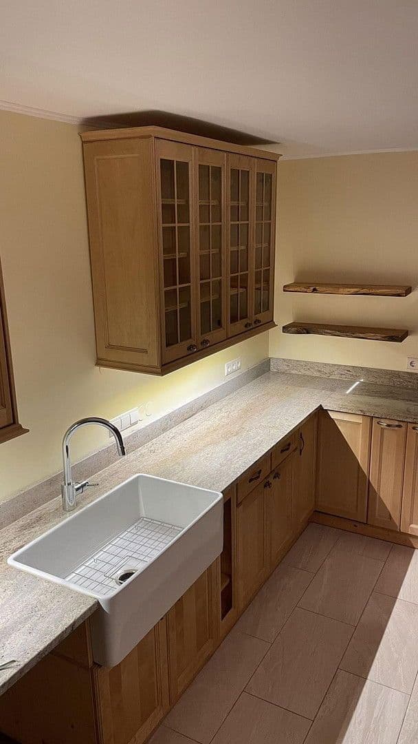 Prodej domu 248 m², pozemek 998 m², Krautgartenweg 3, Neckargemünd, Bádensko-Württembersko Prodej domu 248 m², pozemek 998 m², Krautgartenweg 3, Neckargemünd, Bádensko-Württembersko