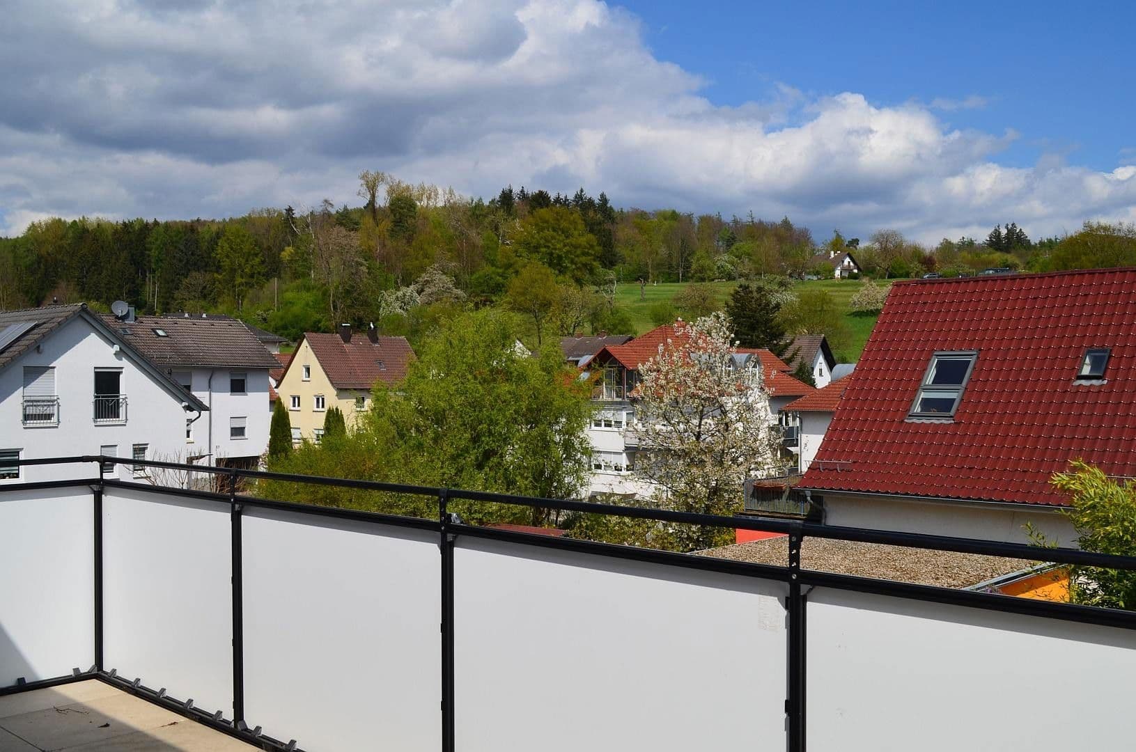 Prodej domu 248 m², pozemek 998 m², Krautgartenweg 3, Neckargemünd, Bádensko-Württembersko Prodej domu 248 m², pozemek 998 m², Krautgartenweg 3, Neckargemünd, Bádensko-Württembersko