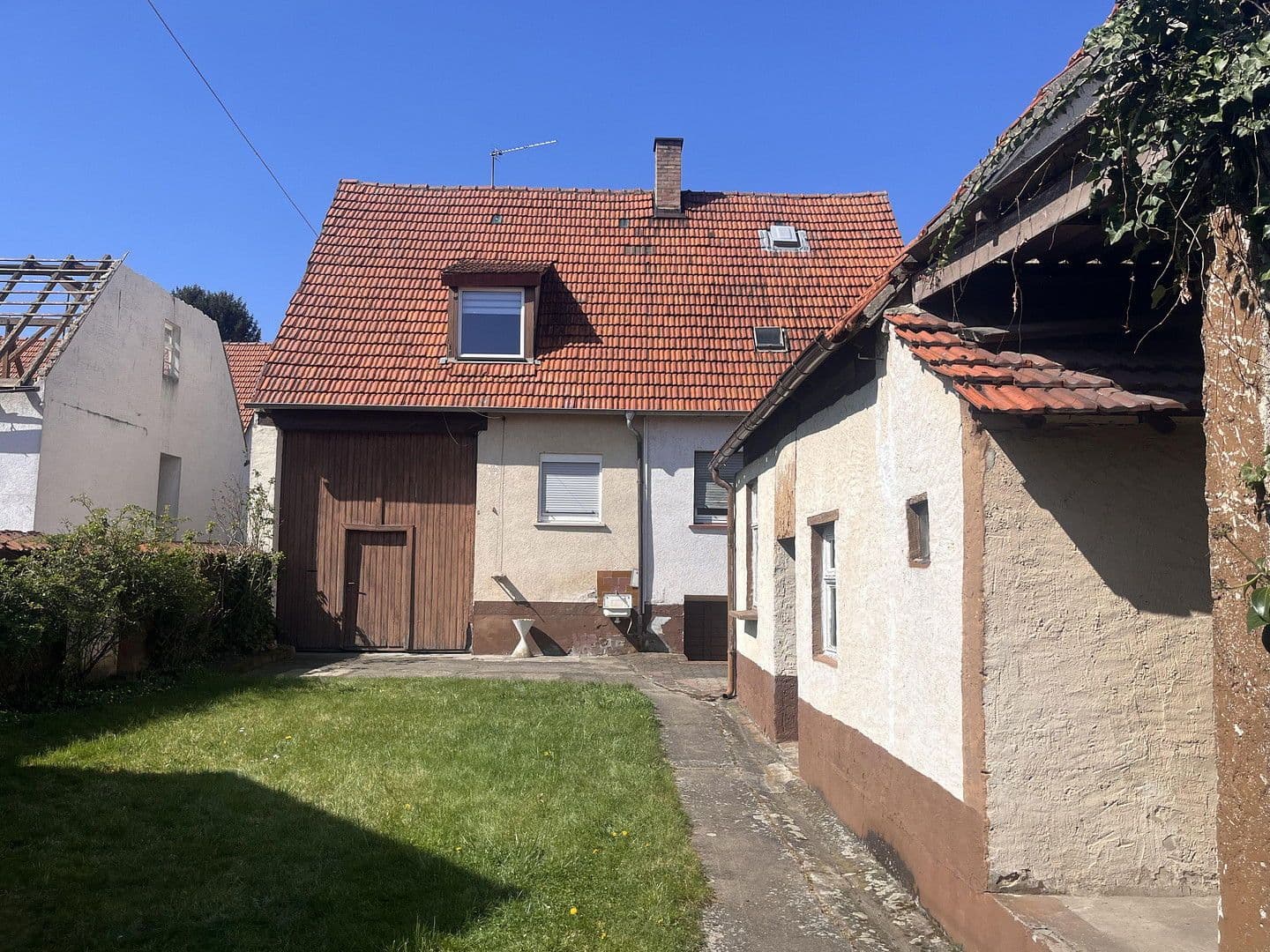 Prodej domu 120 m², pozemek 600 m², Hambrücken, Bádensko-Württembersko Prodej domu 120 m², pozemek 600 m², Hambrücken, Bádensko-Württembersko