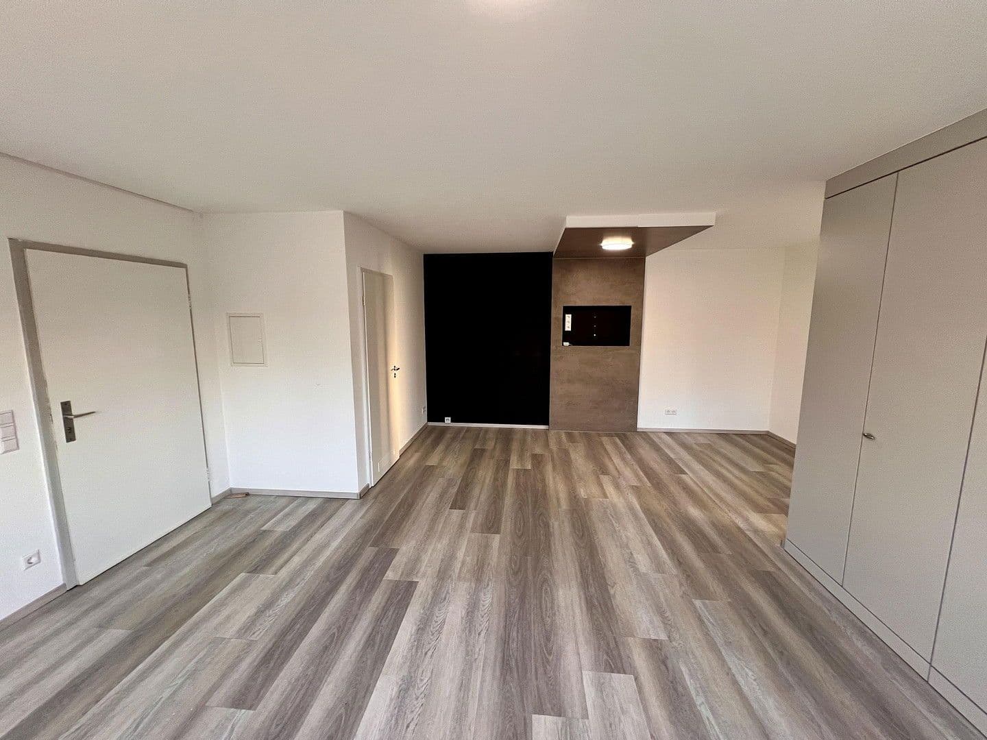 Pronájem kanceláře 80 m², Schwetzingen, Bádensko-Württembersko Pronájem kanceláře 80 m², Schwetzingen, Bádensko-Württembersko