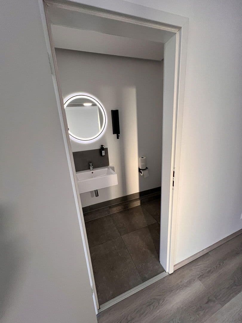 Pronájem kanceláře 80 m², Schwetzingen, Bádensko-Württembersko Pronájem kanceláře 80 m², Schwetzingen, Bádensko-Württembersko