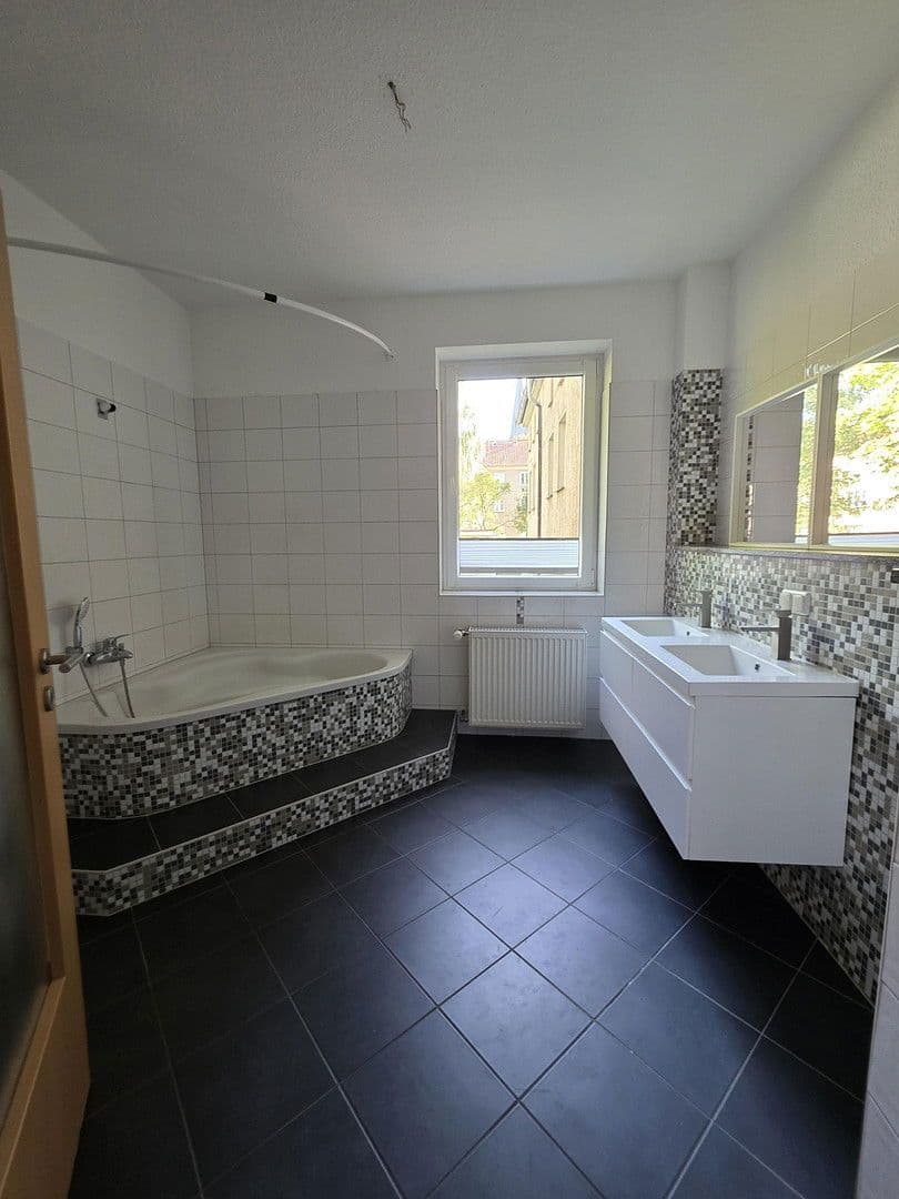 Pronájem bytu 3+1 90 m², Eisenbahnstraße 19, Eberswalde, Braniborsko Pronájem bytu 3+1 90 m², Eisenbahnstraße 19, Eberswalde, Braniborsko