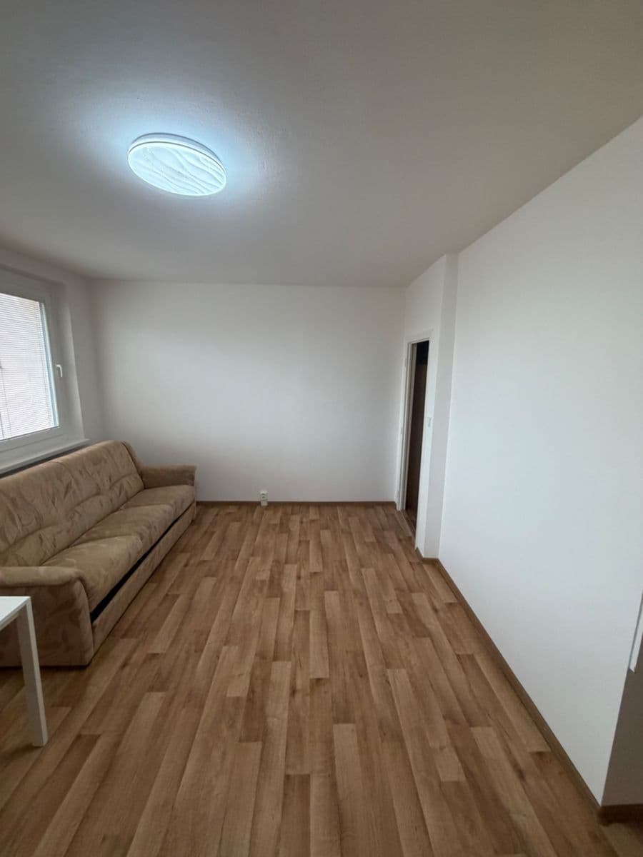 Pronájem bytu 1+kk 31 m², Žežická, Ústí nad Labem, Ústecký kraj Pronájem bytu 1+kk 31 m², Žežická, Ústí nad Labem, Ústecký kraj